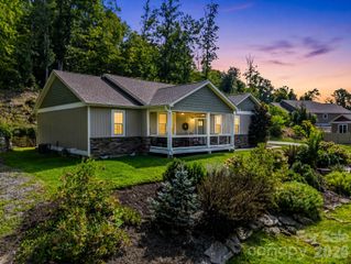 39 Village Overlook Loop, Swannanoa, NC 28778