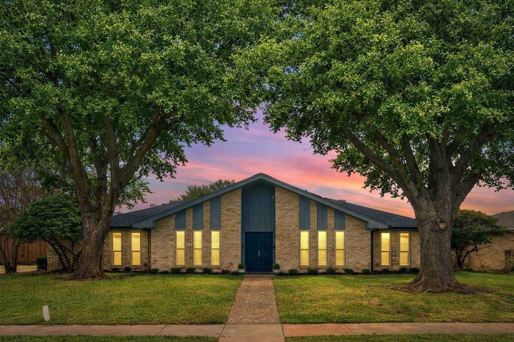 528 Sheffield Drive, Richardson, TX 75081