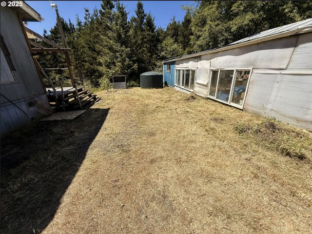 8790 Nw Kinglet St, Seal Rock, OR 97376
