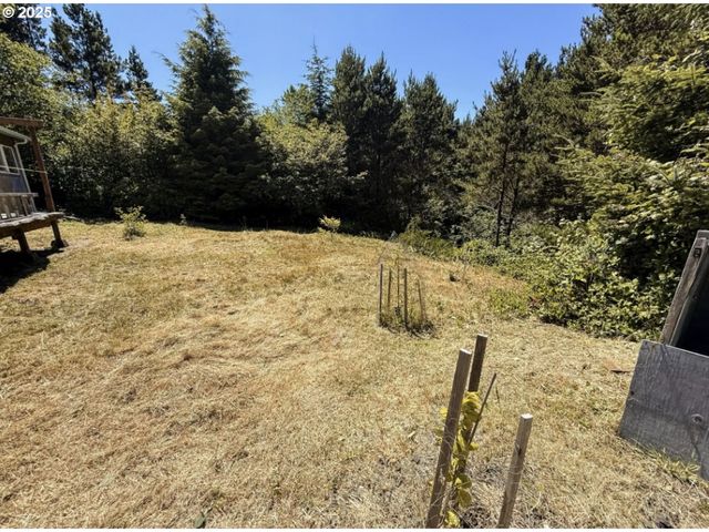 8790 Nw Kinglet St, Seal Rock, OR 97376