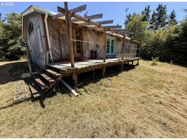 8790 Nw Kinglet St, Seal Rock, OR 97376