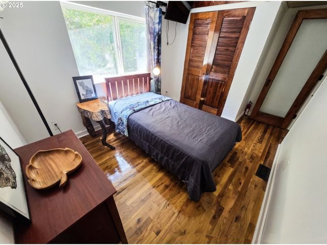 8790 Nw Kinglet St, Seal Rock, OR 97376