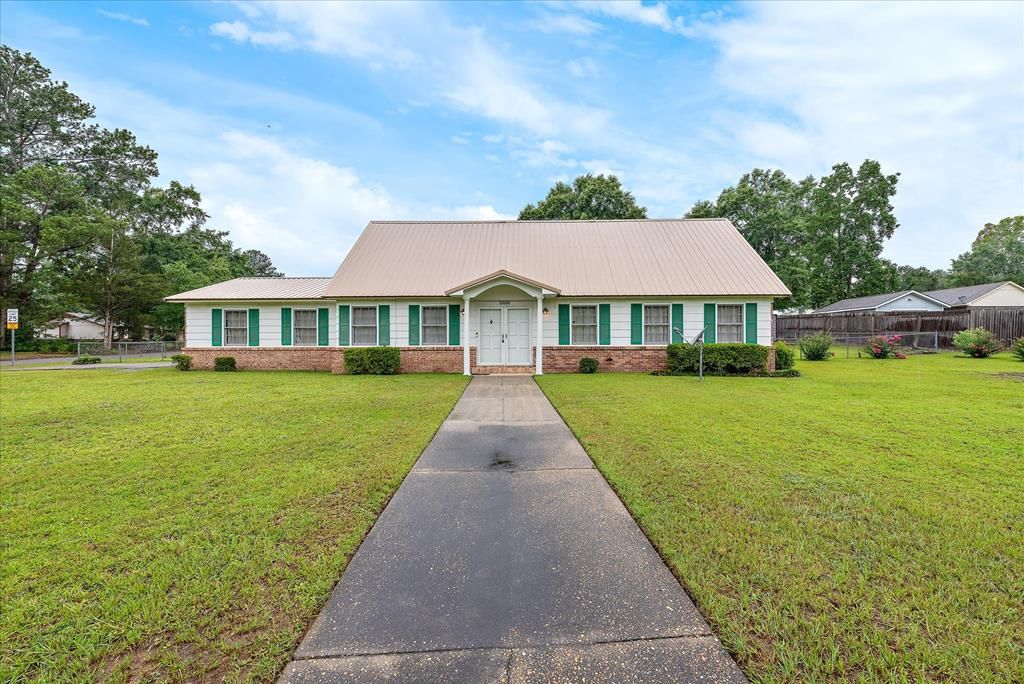 1301 Northfield Circle, Dothan, AL 36303