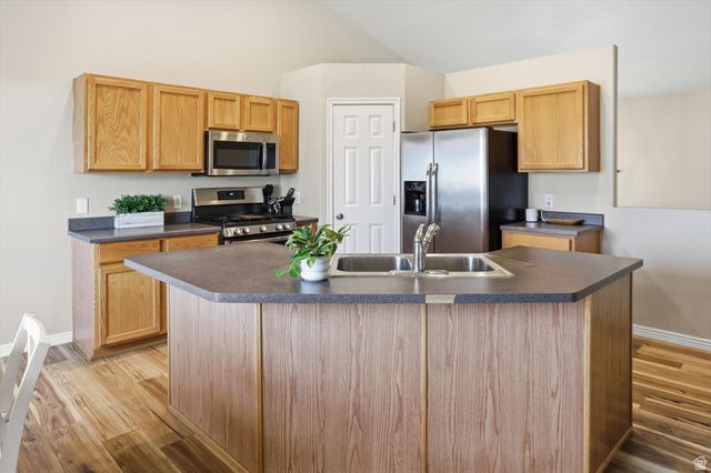 2512 N JONATHAN PL, Saratoga Springs, UT 84045