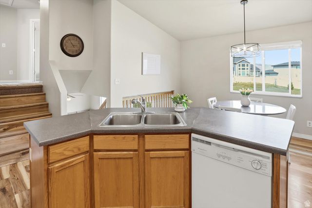 2512 N JONATHAN PL, Saratoga Springs, UT 84045