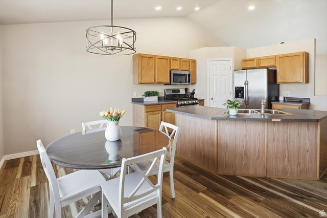 2512 N JONATHAN PL, Saratoga Springs, UT 84045