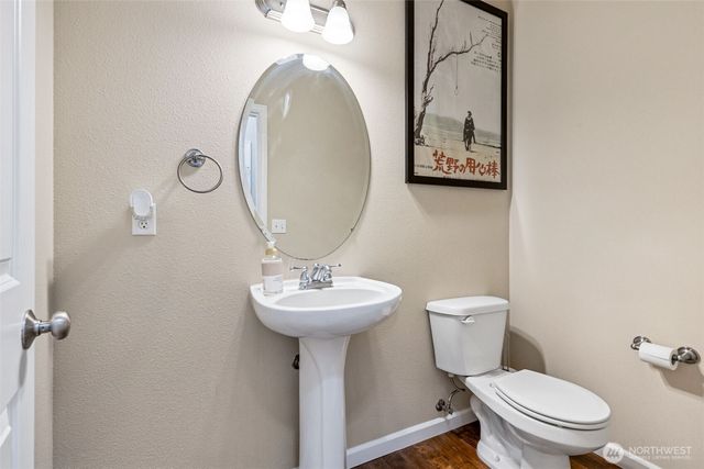 4432 Edgewater Boulevard NE, Lacey, WA 98516