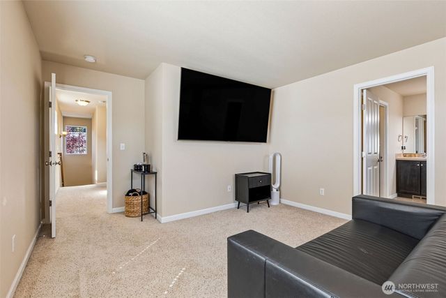 4432 Edgewater Boulevard NE, Lacey, WA 98516