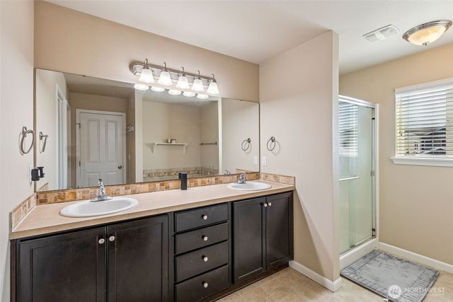 4432 Edgewater Boulevard NE, Lacey, WA 98516