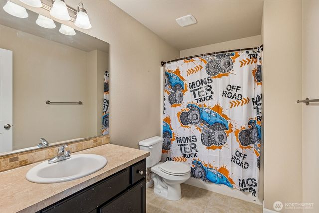 4432 Edgewater Boulevard NE, Lacey, WA 98516