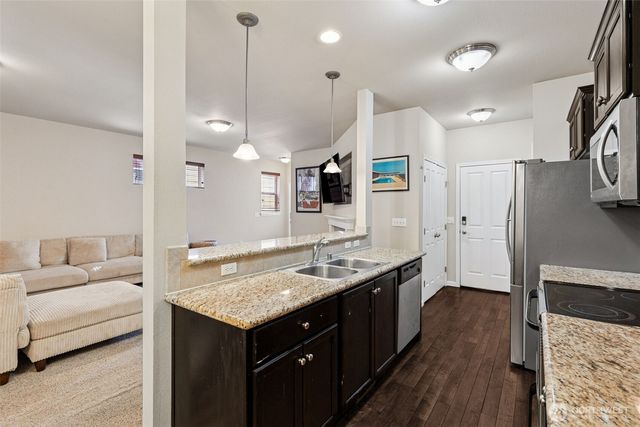 4432 Edgewater Boulevard NE, Lacey, WA 98516