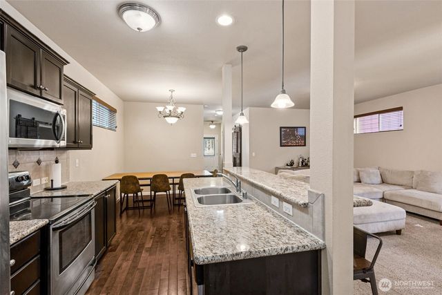 4432 Edgewater Boulevard NE, Lacey, WA 98516
