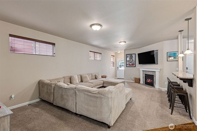 4432 Edgewater Boulevard NE, Lacey, WA 98516