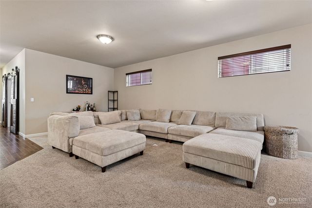 4432 Edgewater Boulevard NE, Lacey, WA 98516