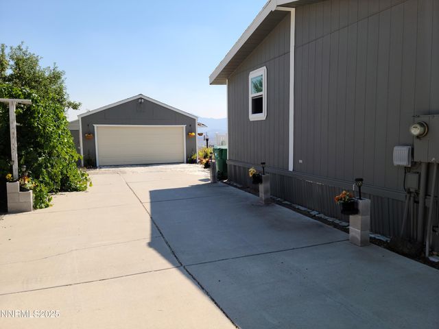315 Mica Circle, Moundhouse, NV 89706
