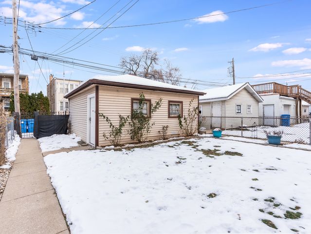 3345 N Springfield Avenue 2, Chicago, IL 60618