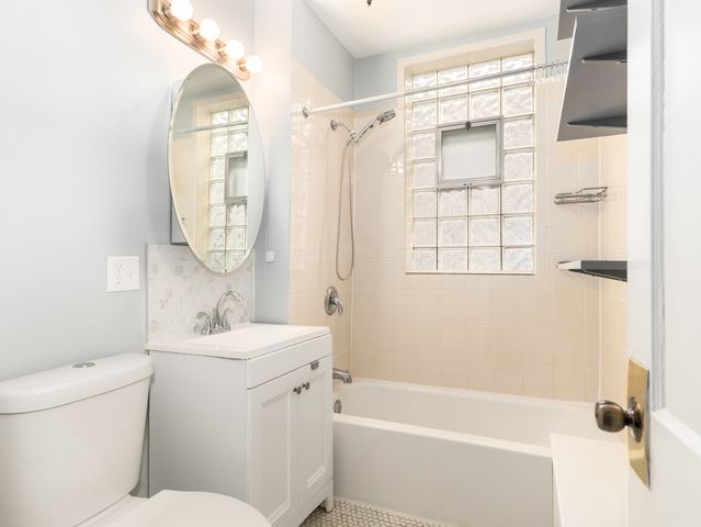 3345 N Springfield Avenue 2, Chicago, IL 60618