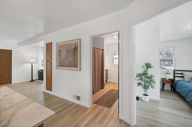 1735 E MASON STREET, Green Bay, WI 54302