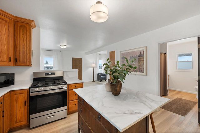 1735 E MASON STREET, Green Bay, WI 54302