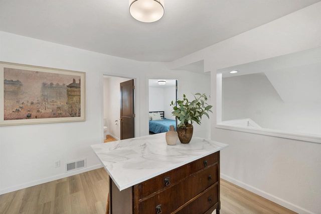 1735 E MASON STREET, Green Bay, WI 54302