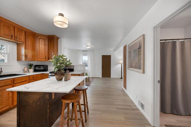 1735 E MASON STREET, Green Bay, WI 54302