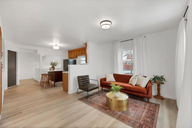 1735 E MASON STREET, Green Bay, WI 54302