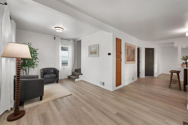 1735 E MASON STREET, Green Bay, WI 54302