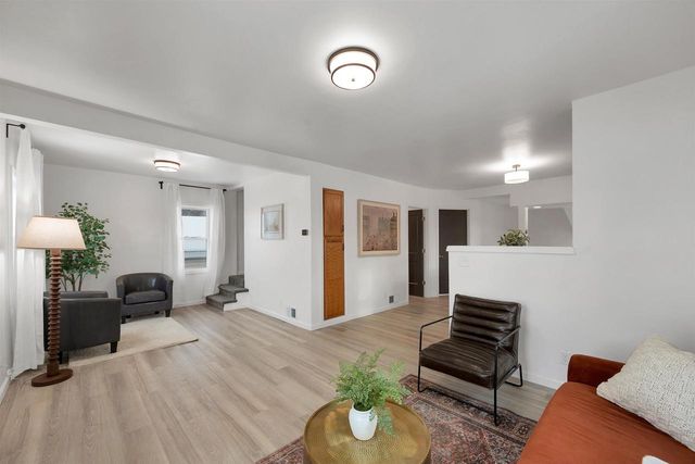 1735 E MASON STREET, Green Bay, WI 54302