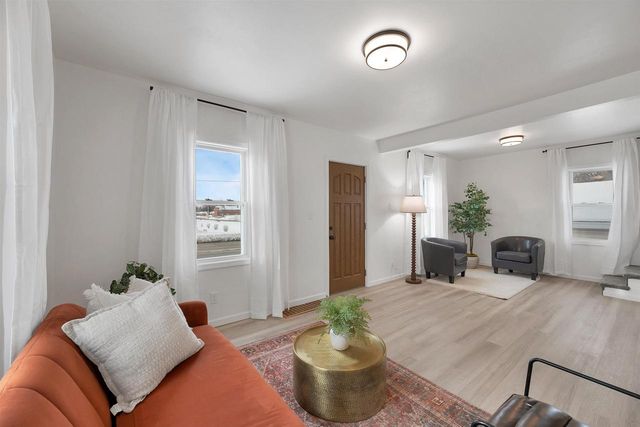 1735 E MASON STREET, Green Bay, WI 54302