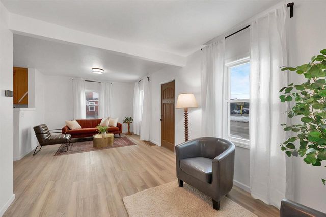 1735 E MASON STREET, Green Bay, WI 54302