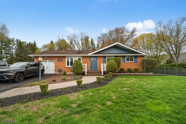 45 Church Rd, Holland Twp., NJ 08848