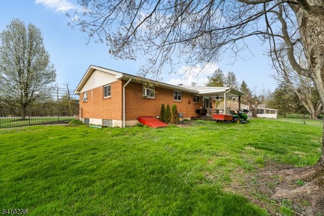 45 Church Rd, Holland Twp., NJ 08848