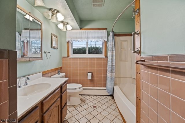 45 Church Rd, Holland Twp., NJ 08848