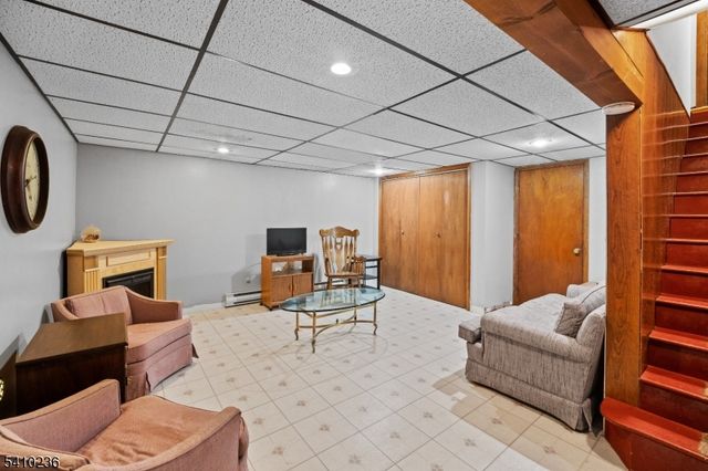 45 Church Rd, Holland Twp., NJ 08848