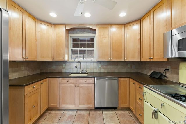 1 Hoover Road, Yonkers, NY 10710