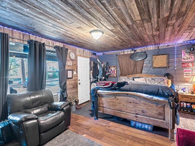 11201 County Road 203, Plantersville, TX 77363