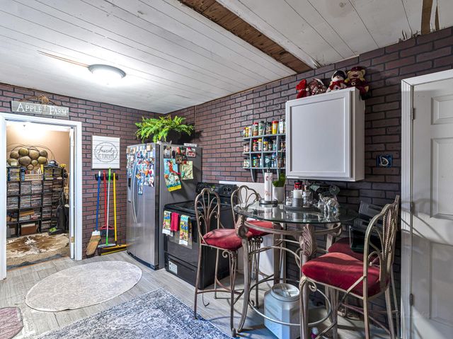 11201 County Road 203, Plantersville, TX 77363