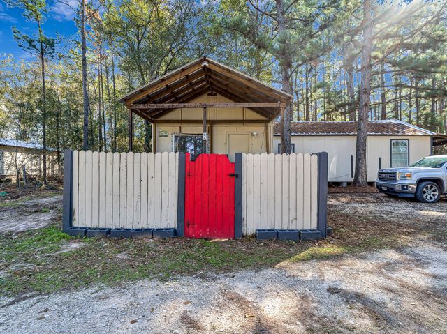 11201 County Road 203, Plantersville, TX 77363