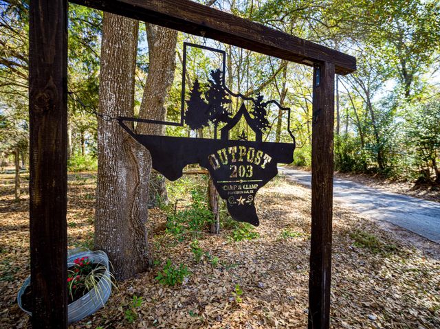 11201 County Road 203, Plantersville, TX 77363