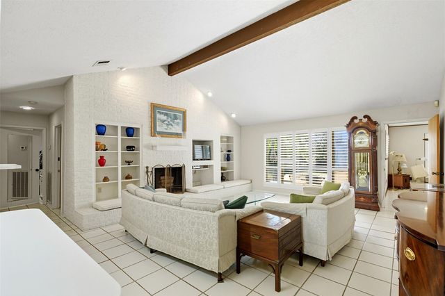 607 Tanglewood Drive, Friendswood, TX 77546