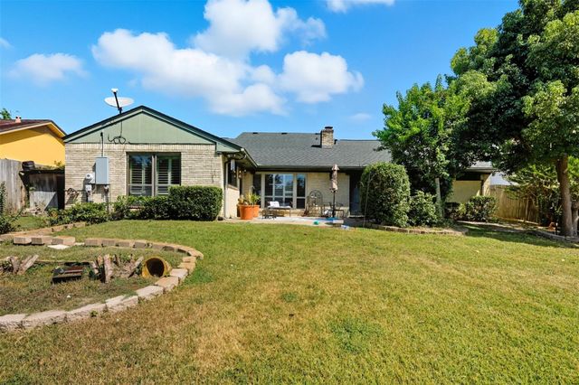 607 Tanglewood Drive, Friendswood, TX 77546