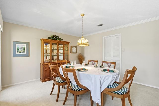607 Tanglewood Drive, Friendswood, TX 77546