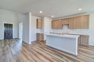 2518 White Daisy Hill, Converse, TX 78109