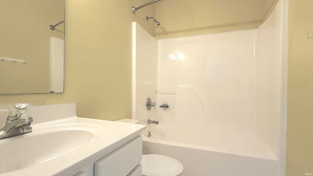 200 E Evergreen Road, Evansville, IN 47711