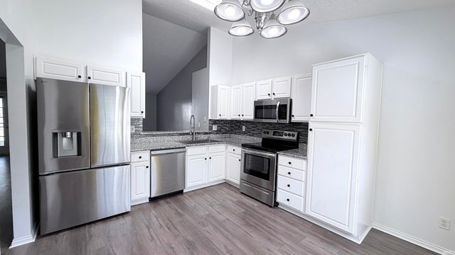 200 E Evergreen Road, Evansville, IN 47711
