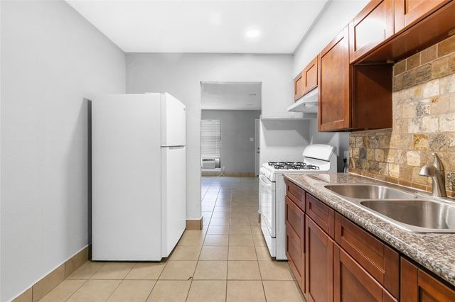 4401 Denmark Street, Houston, TX 77016