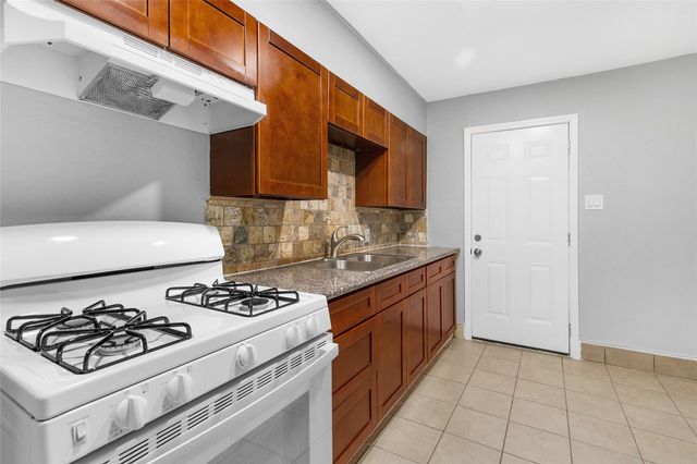 4401 Denmark Street, Houston, TX 77016