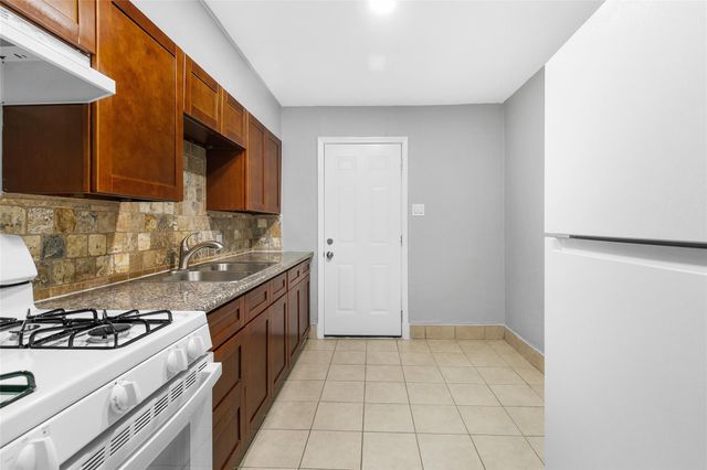 4401 Denmark Street, Houston, TX 77016