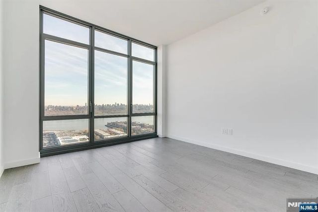 320 Adolphus Avenue 316, Cliffside Park, NJ 07010