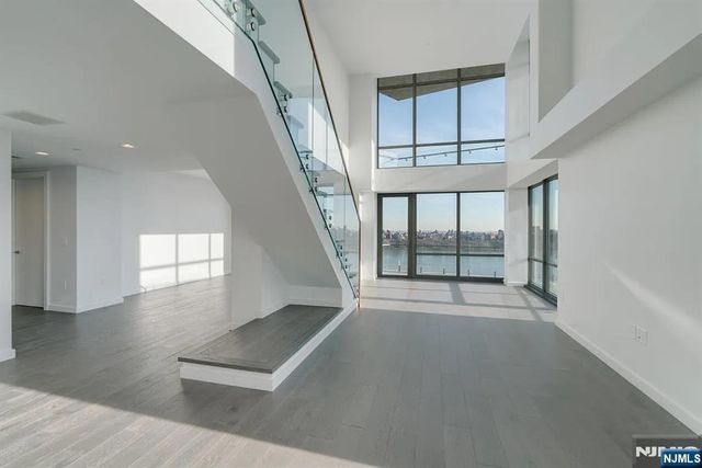 320 Adolphus Avenue 316, Cliffside Park, NJ 07010
